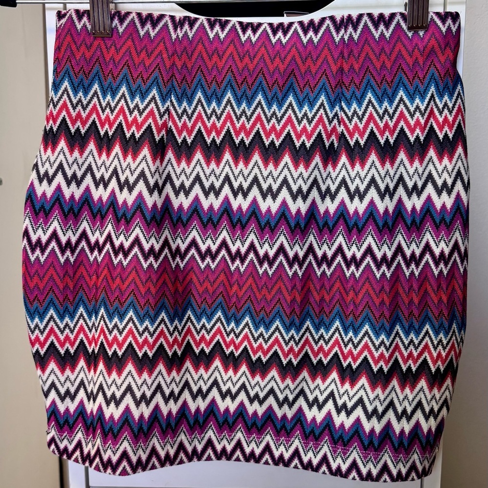 Express Zigzag Patterned Skirt